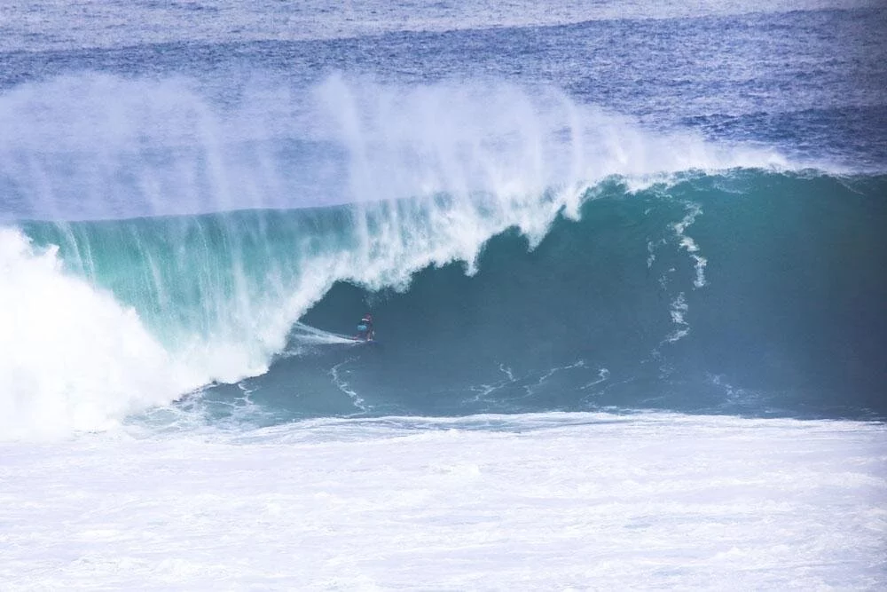 waves of uluwatu beach