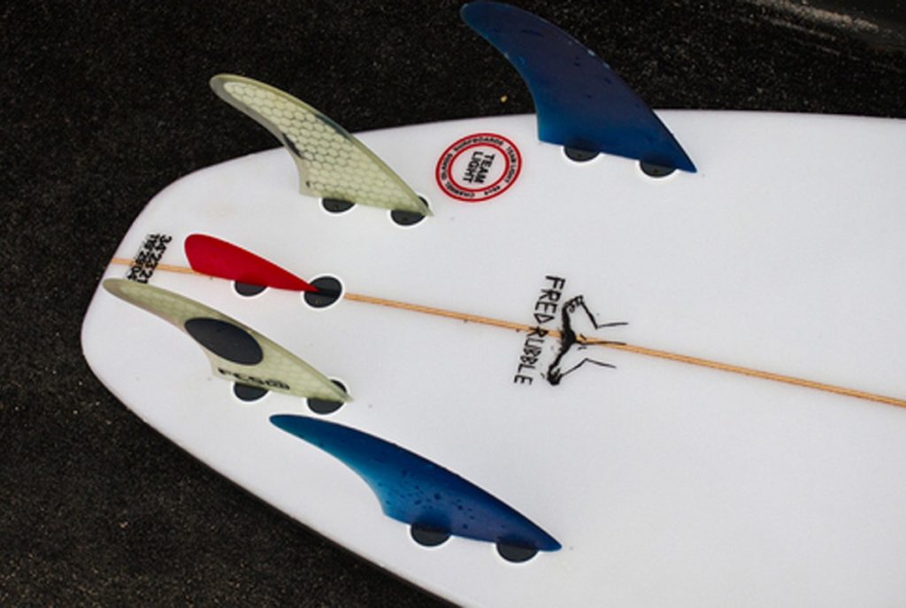 7 Surfing Accessories Every Surfers Must Have! 1