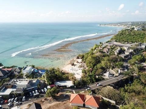 padang padang beach